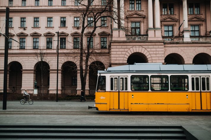 photo-1515603972820-e3af5f2351ed