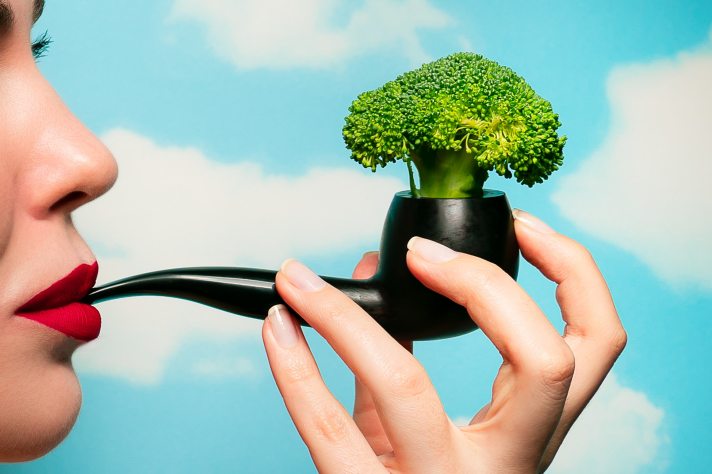 photo-1556889353-93e32ac2129a